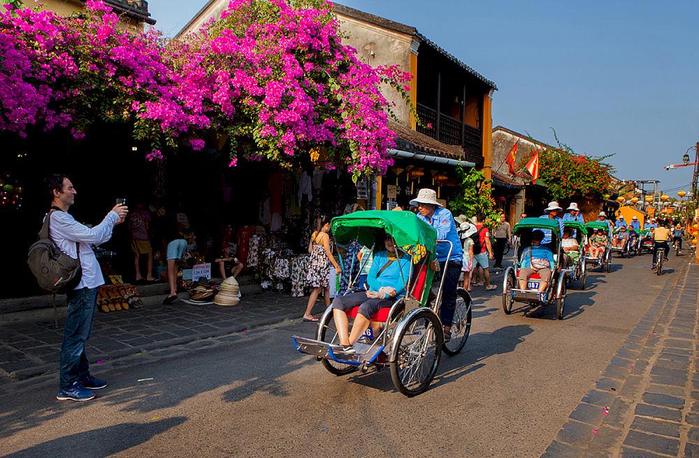 The beauty of Hoi An’s historic town is found in its calm and warm atmosphere (Source: Internet)